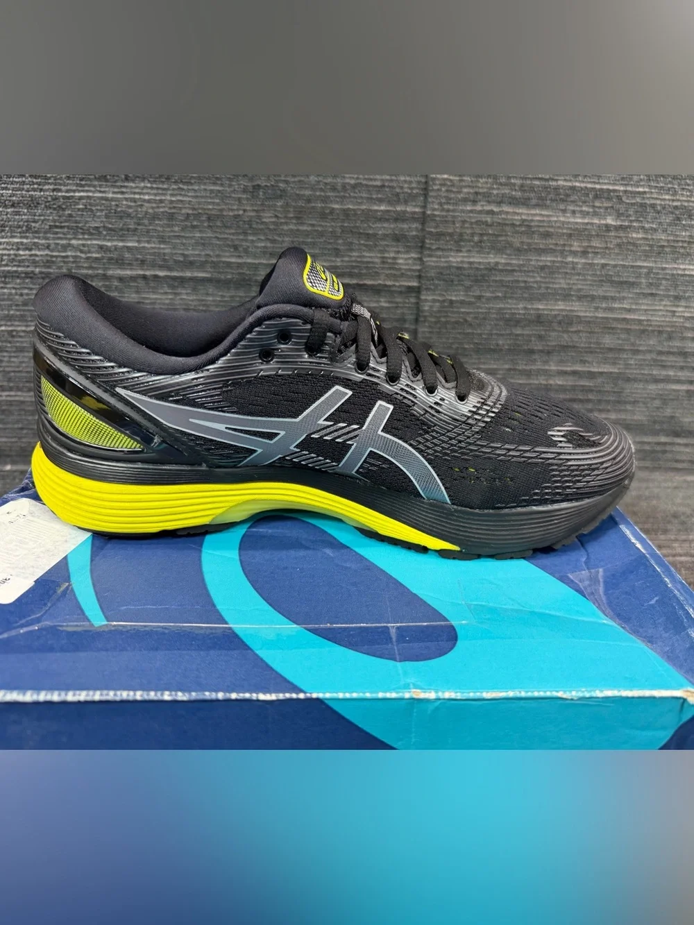 Asics Gel-Nimbus 21 “Lemon Shark” Running Shoes Men’s 8.5 Like New